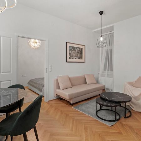 Boutique Suite Near Museum District Bécs Kültér fotó