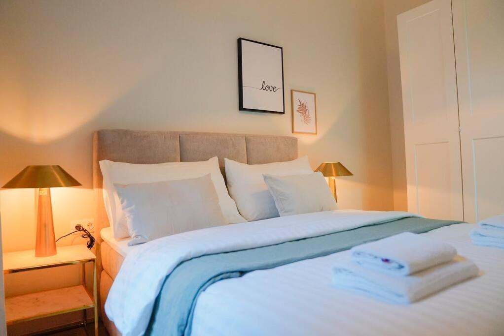 Boutique Suite Near Museum District Bécs Kültér fotó