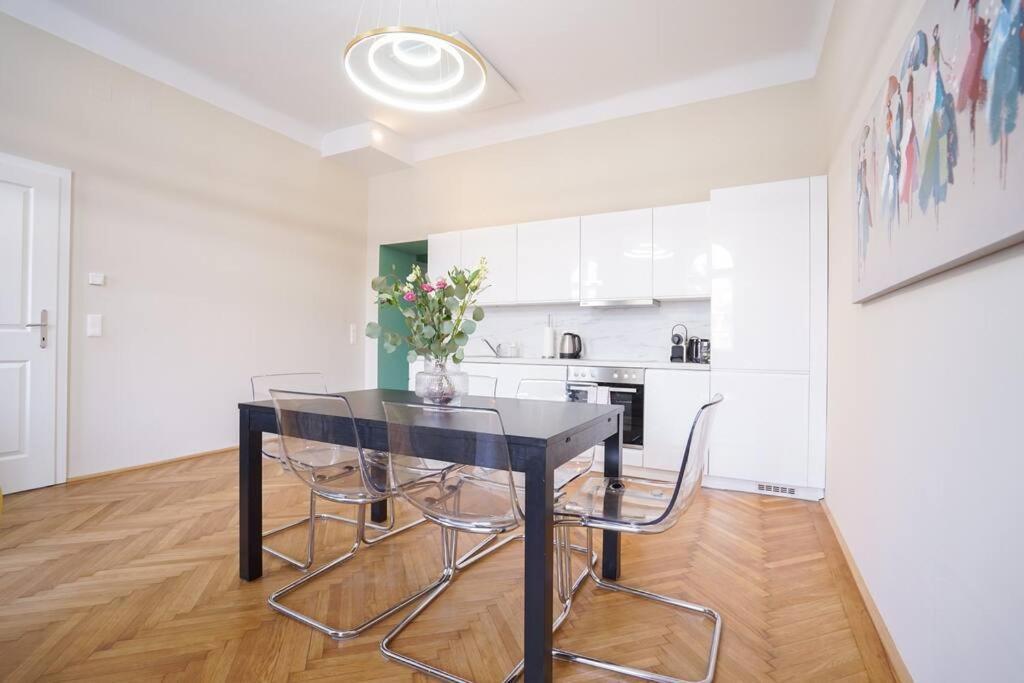 Boutique Suite Near Museum District Bécs Kültér fotó