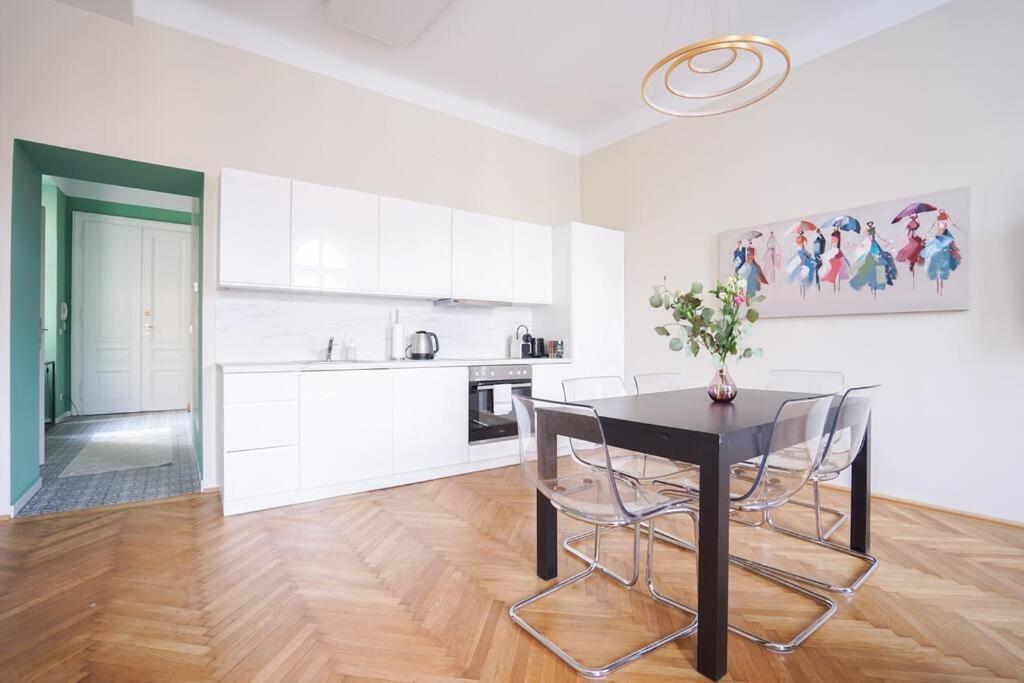 Boutique Suite Near Museum District Bécs Kültér fotó