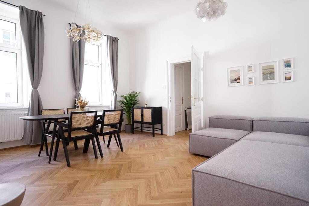 Boutique Suite Near Museum District Bécs Kültér fotó