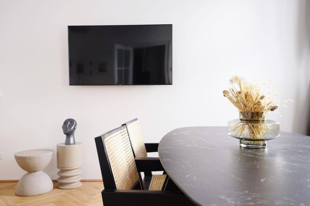 Boutique Suite Near Museum District Bécs Kültér fotó