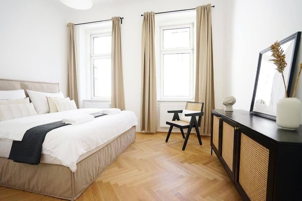 Boutique Suite Near Museum District Bécs Kültér fotó