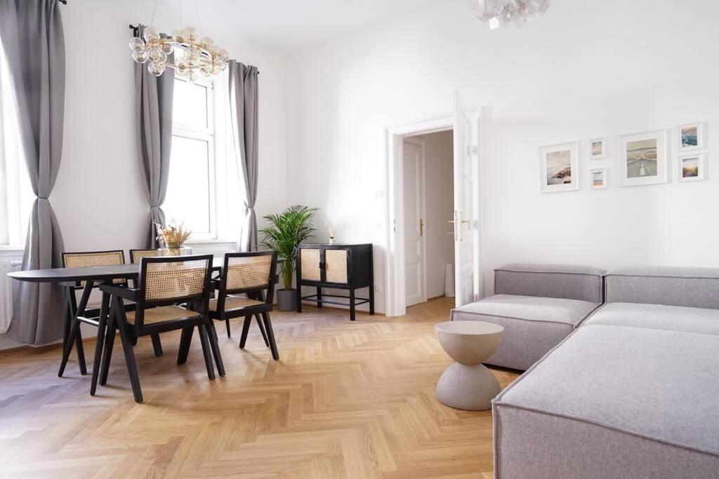 Boutique Suite Near Museum District Bécs Kültér fotó