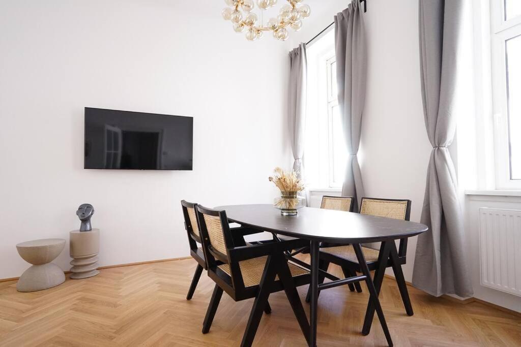 Boutique Suite Near Museum District Bécs Kültér fotó